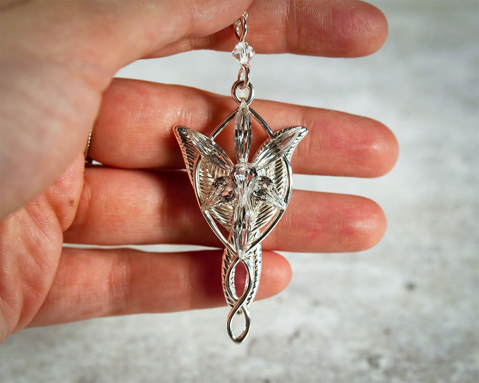 Imagen del producto El Señor de los Anillos – Réplica del Evenstar de Arwen