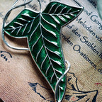 Imagen del producto El Señor de los Anillos - Réplica de broche de hoja