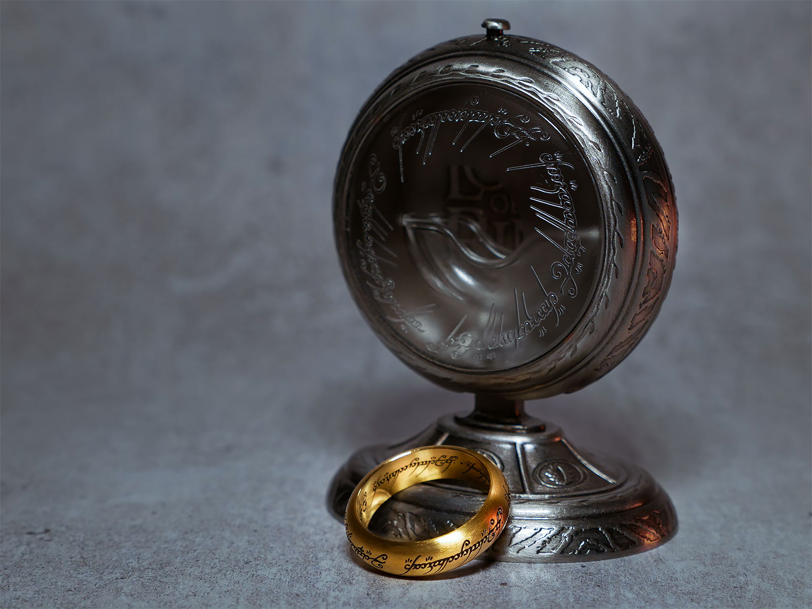 Imagen del producto El Señor de los Anillos - El Anillo Único en Expositor de Joyas