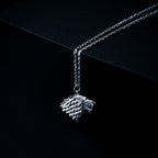 Imagen del producto Juego de Tronos - Collar de plata con el escudo de Stark