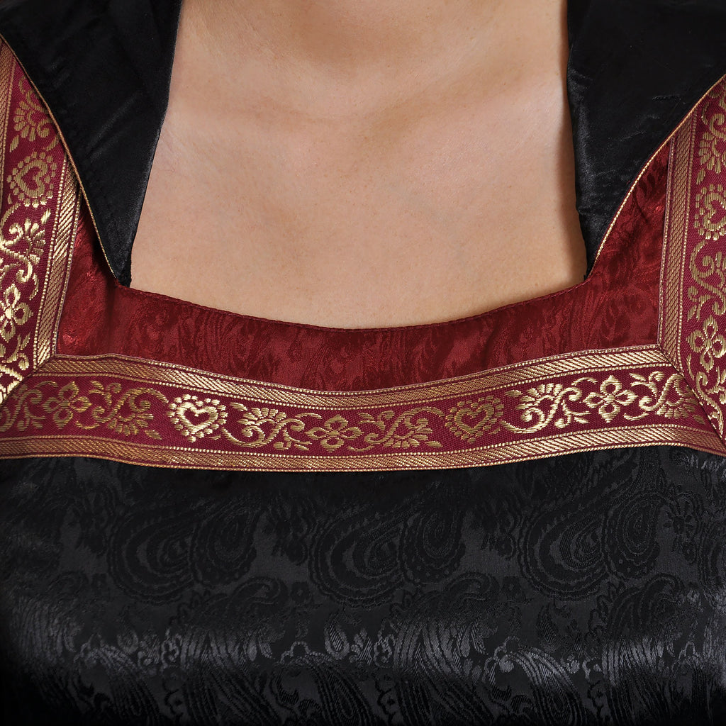 Imagen del producto Vestido medieval Otilia con capucha en punta negro-burdeos