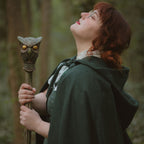 Imagen del producto Capa medieval con capucha y bordado verde