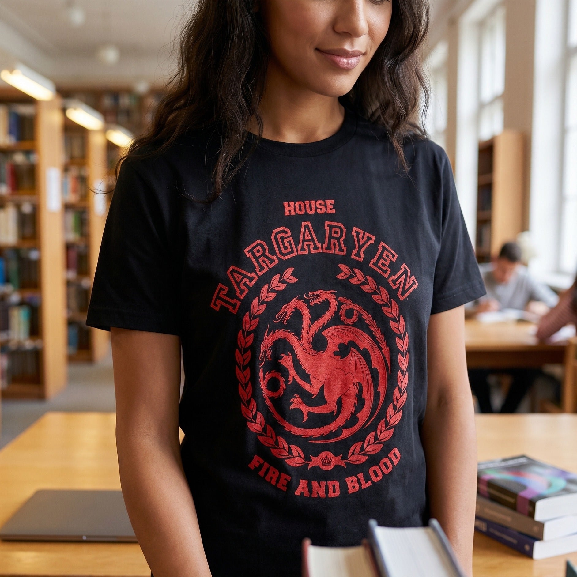 Imagen del producto Juego de Tronos - Camiseta negra con escudo Targaryen