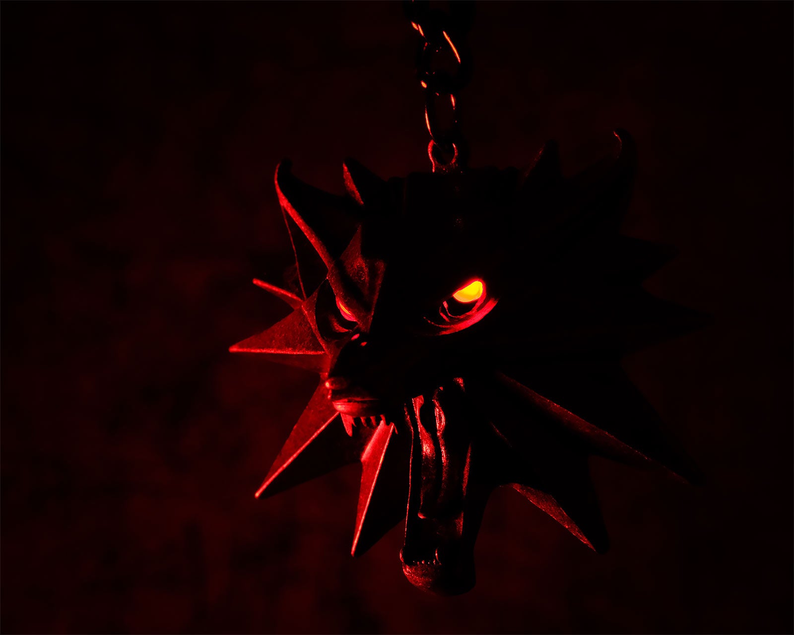 Imagen del producto Witcher - Medallón de Caza Salvaje con Ojos LED