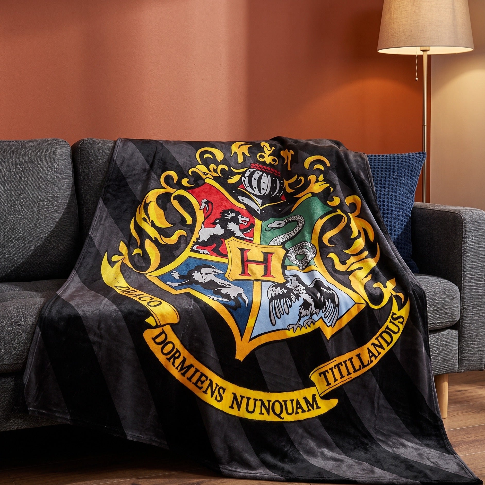 Imagen del producto Harry Potter - Manta de felpa con escudo de Hogwarts