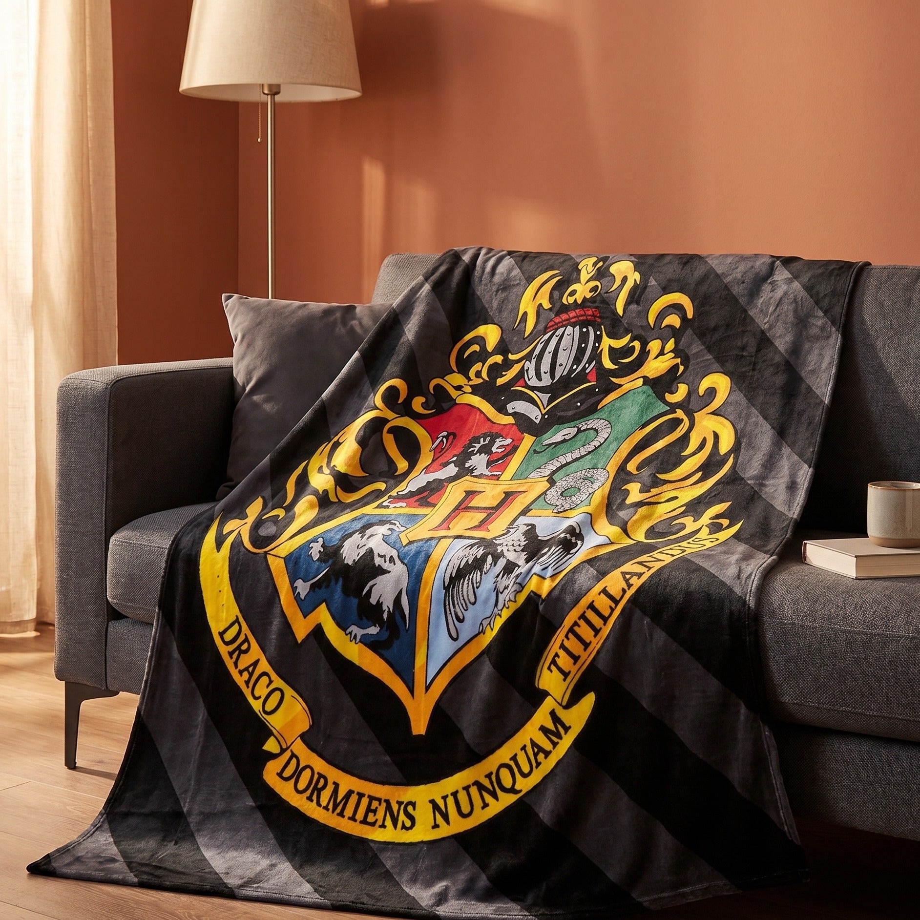 Imagen del producto Harry Potter - Manta de felpa con escudo de Hogwarts