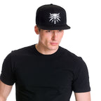 Imagen del producto Witcher - Gorra Snapback del Medallón del Lobo negra