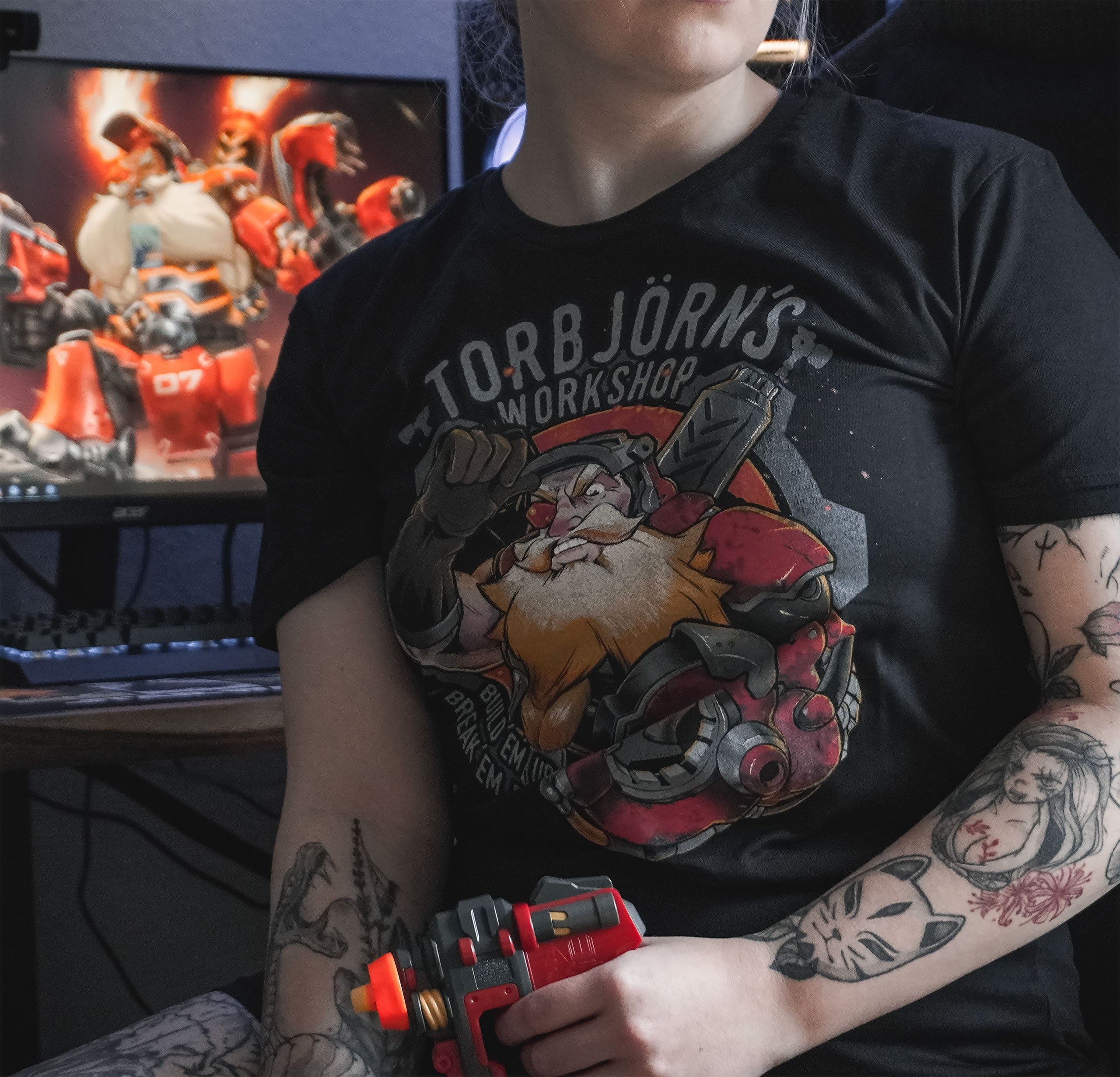 Imagen del producto Overwatch - Camiseta negra del taller de Torbjörn
