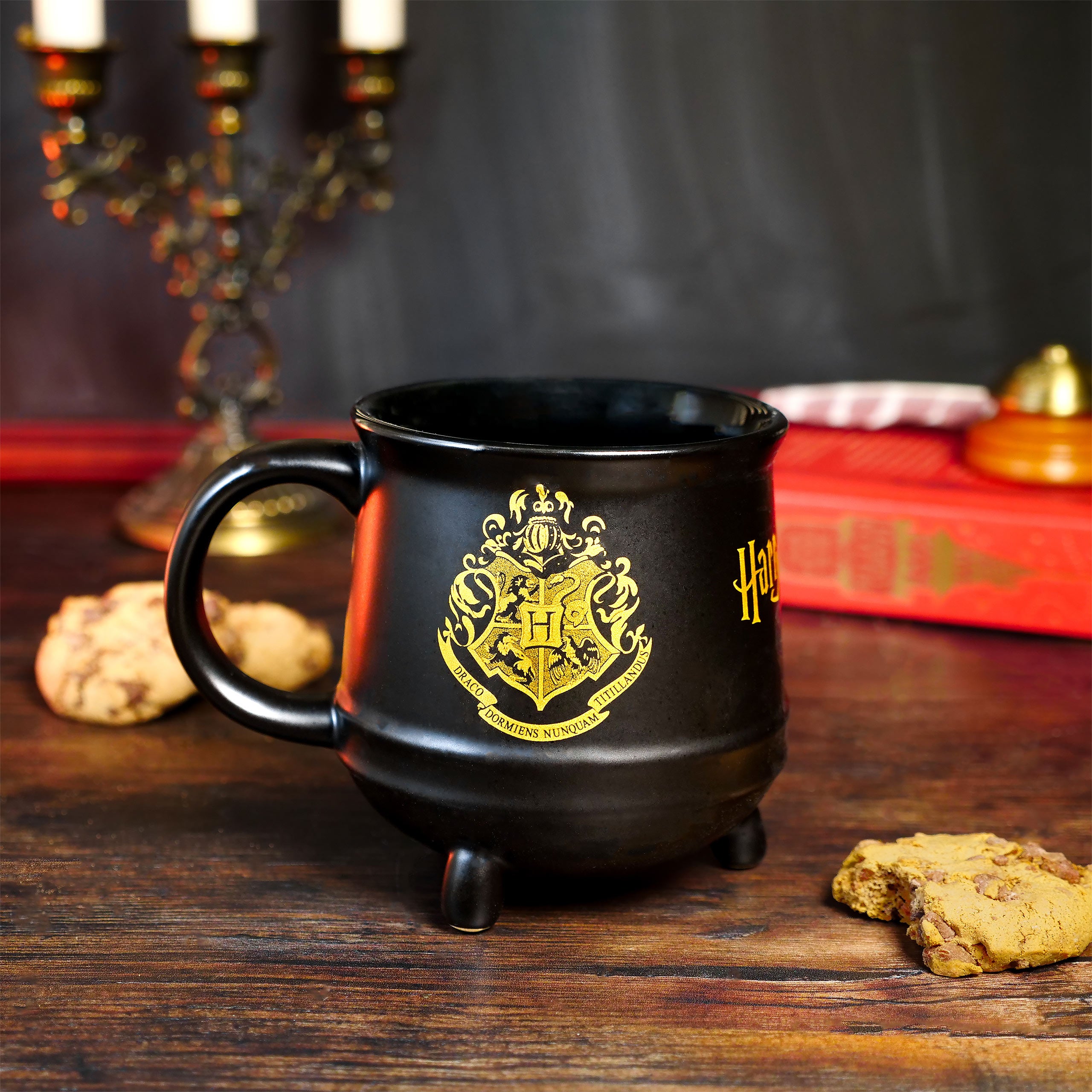 Imagen del producto Harry Potter - Taza de Caldero con Escudo de Hogwarts