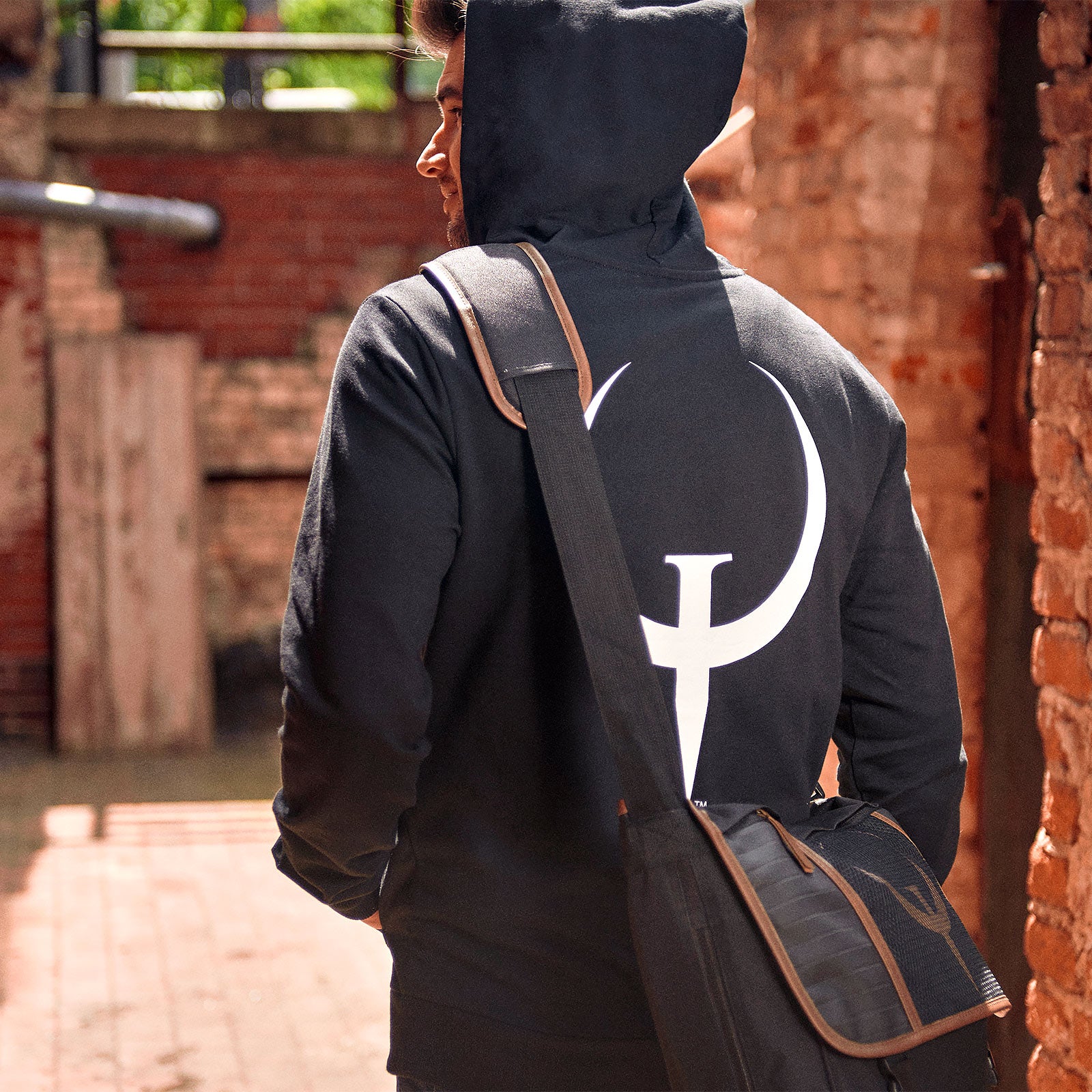 Imagen del producto Quake - Chaqueta con Logo Negra