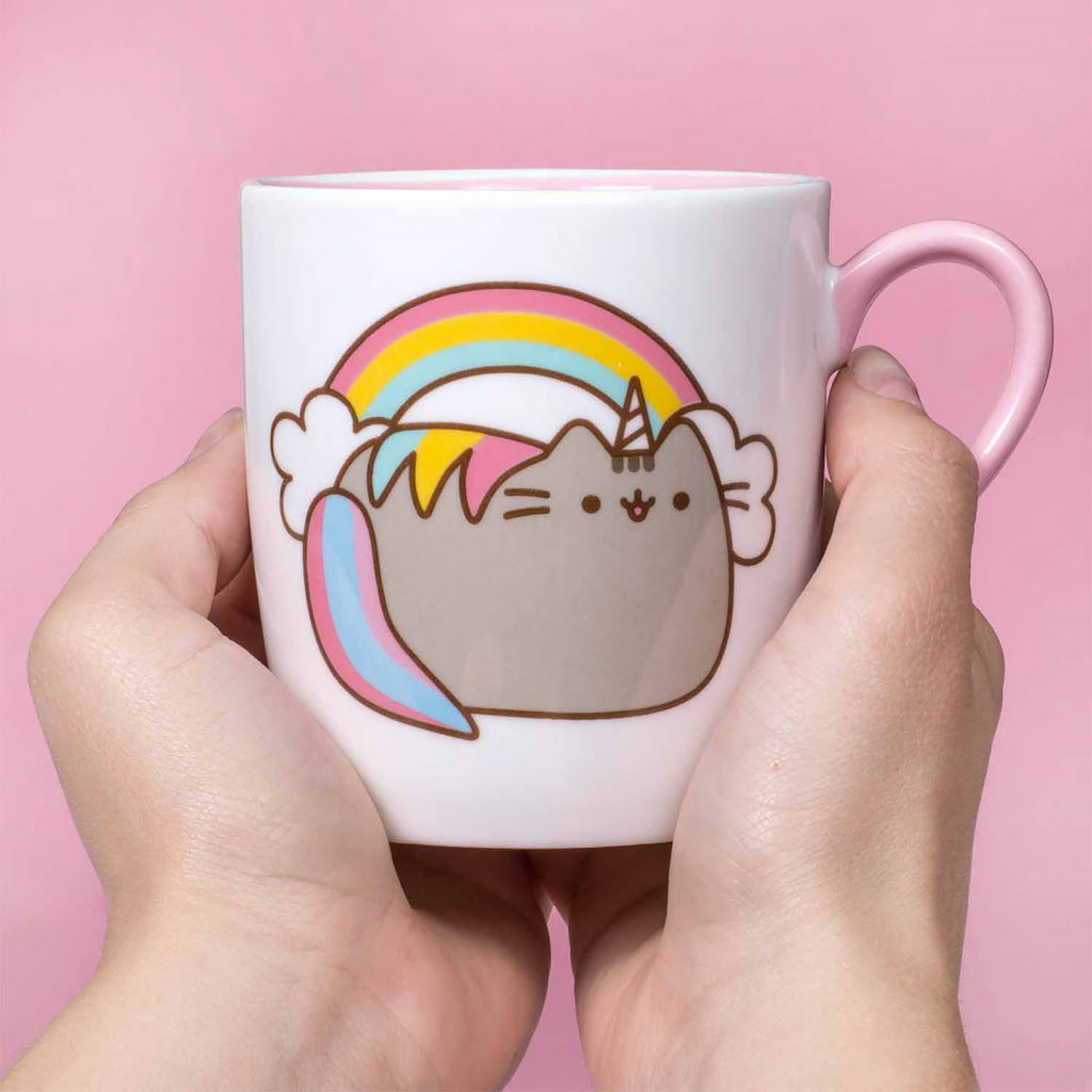 Imagen del producto Pusheen - Calcetines de arcoíris y taza