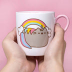 Imagen del producto Pusheen - Calcetines de arcoíris y taza