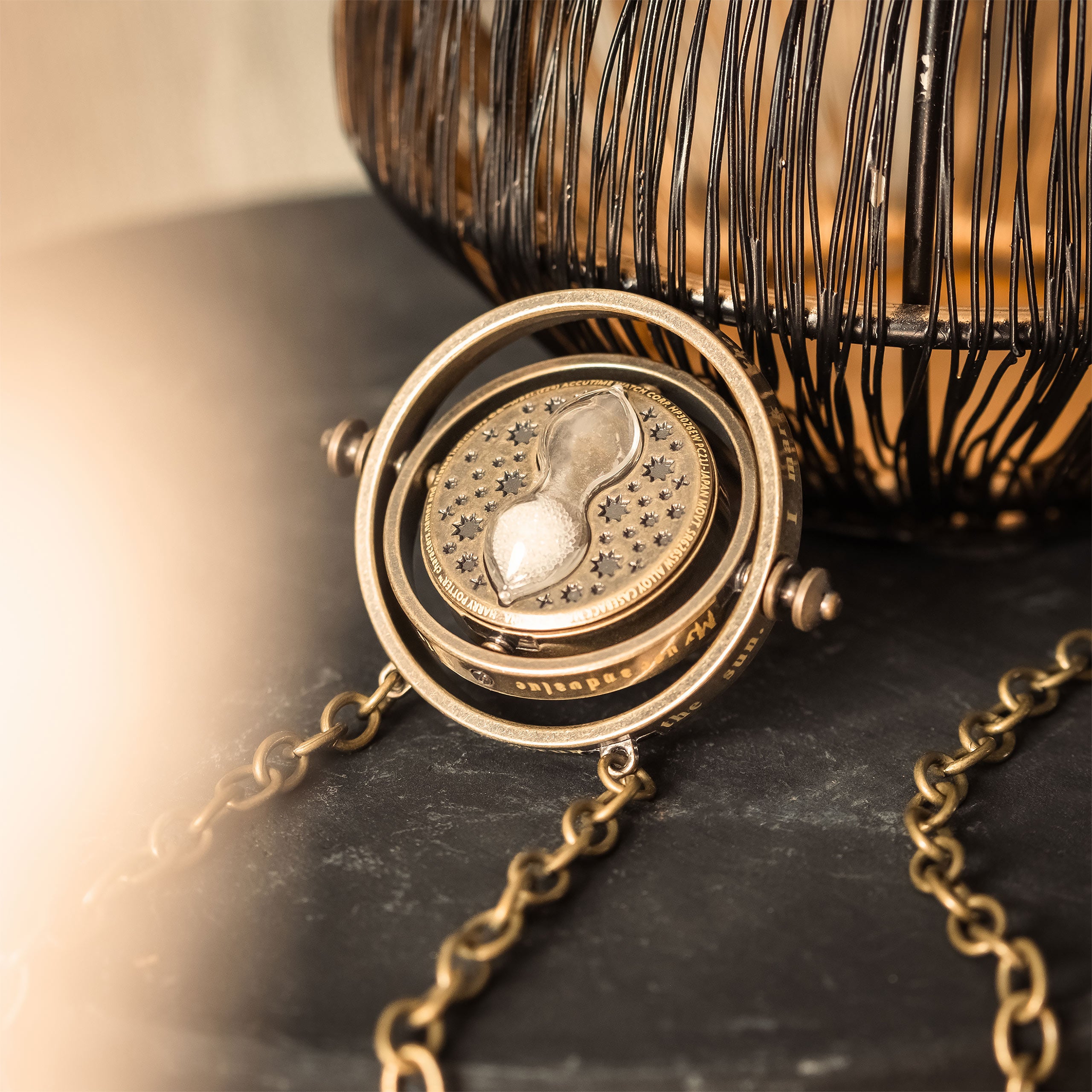 Imagen del producto Harry Potter - Collar con reloj de arena giratorio