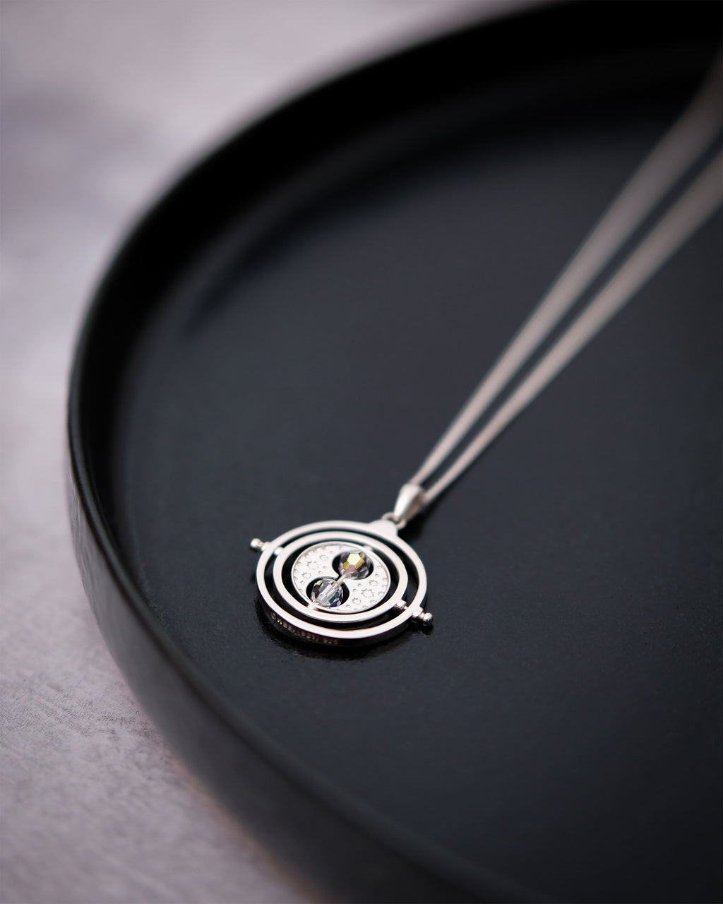 Imagen del producto Harry Potter - Collar giratiempo con cristales plata