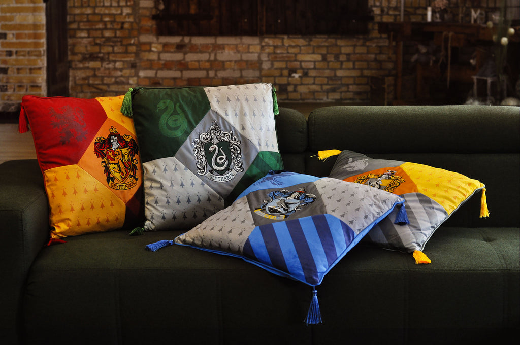 Product image Harry Potter - Gryffindor Deluxe Cushion with Tassels