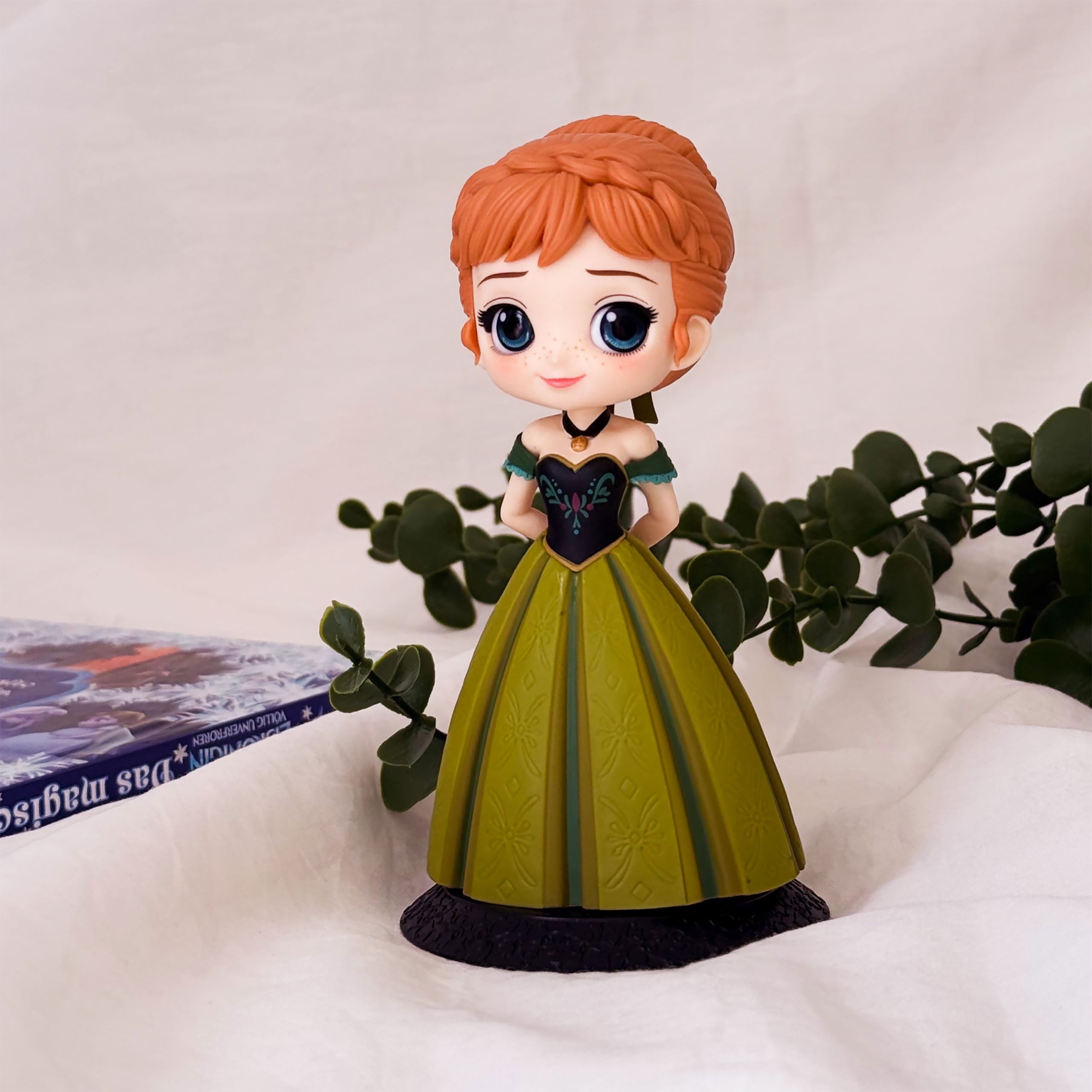 Imagen del producto Frozen - Anna Coronation Style Q Posket Figura 14 cm