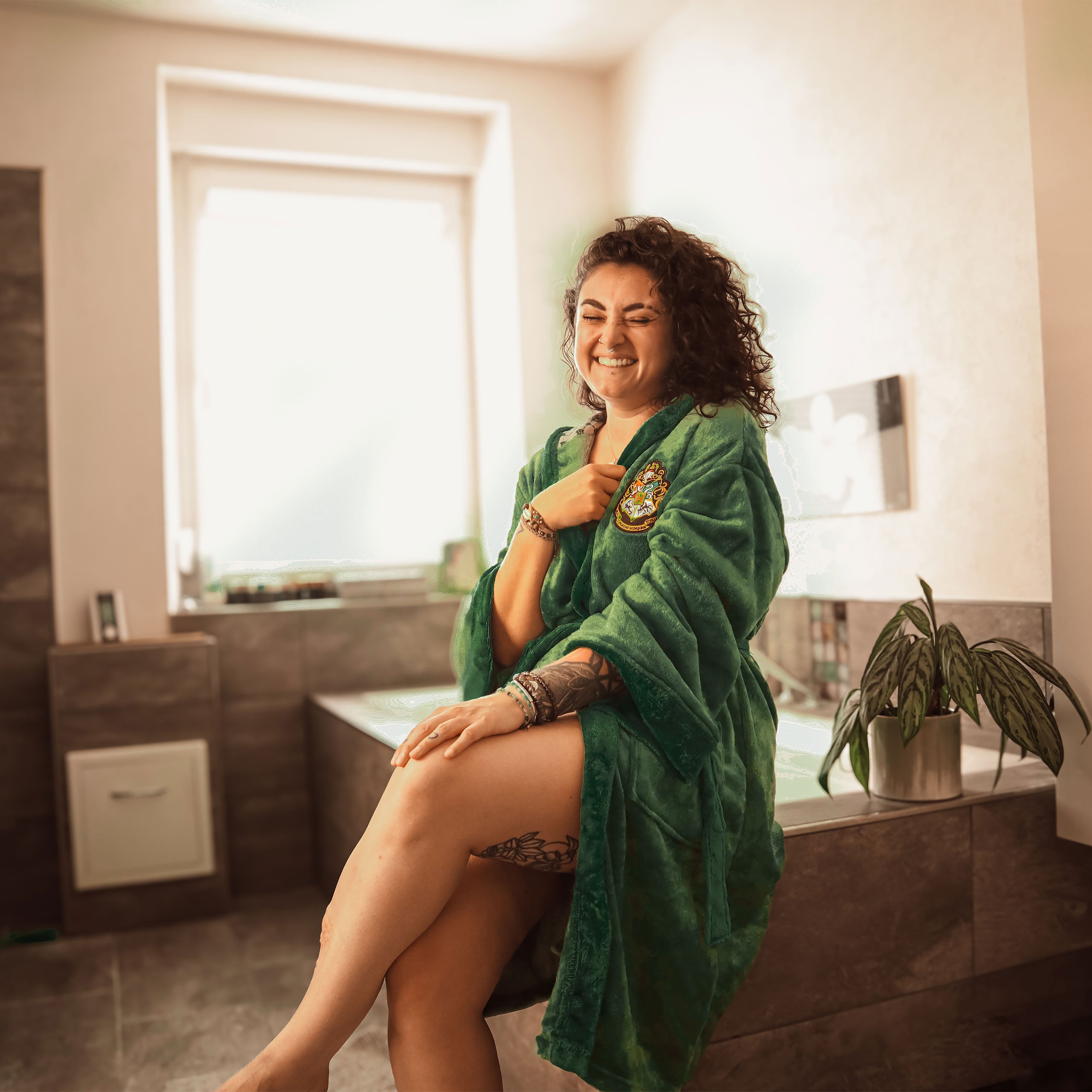 Imagen del producto Harry Potter - Bata de baño con escudo de Slytherin verde