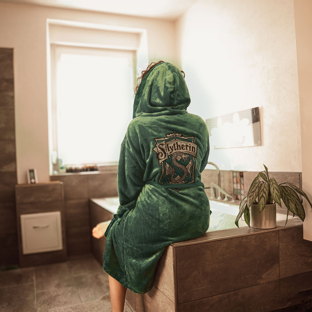 Imagen del producto Harry Potter - Bata de baño con escudo de Slytherin verde