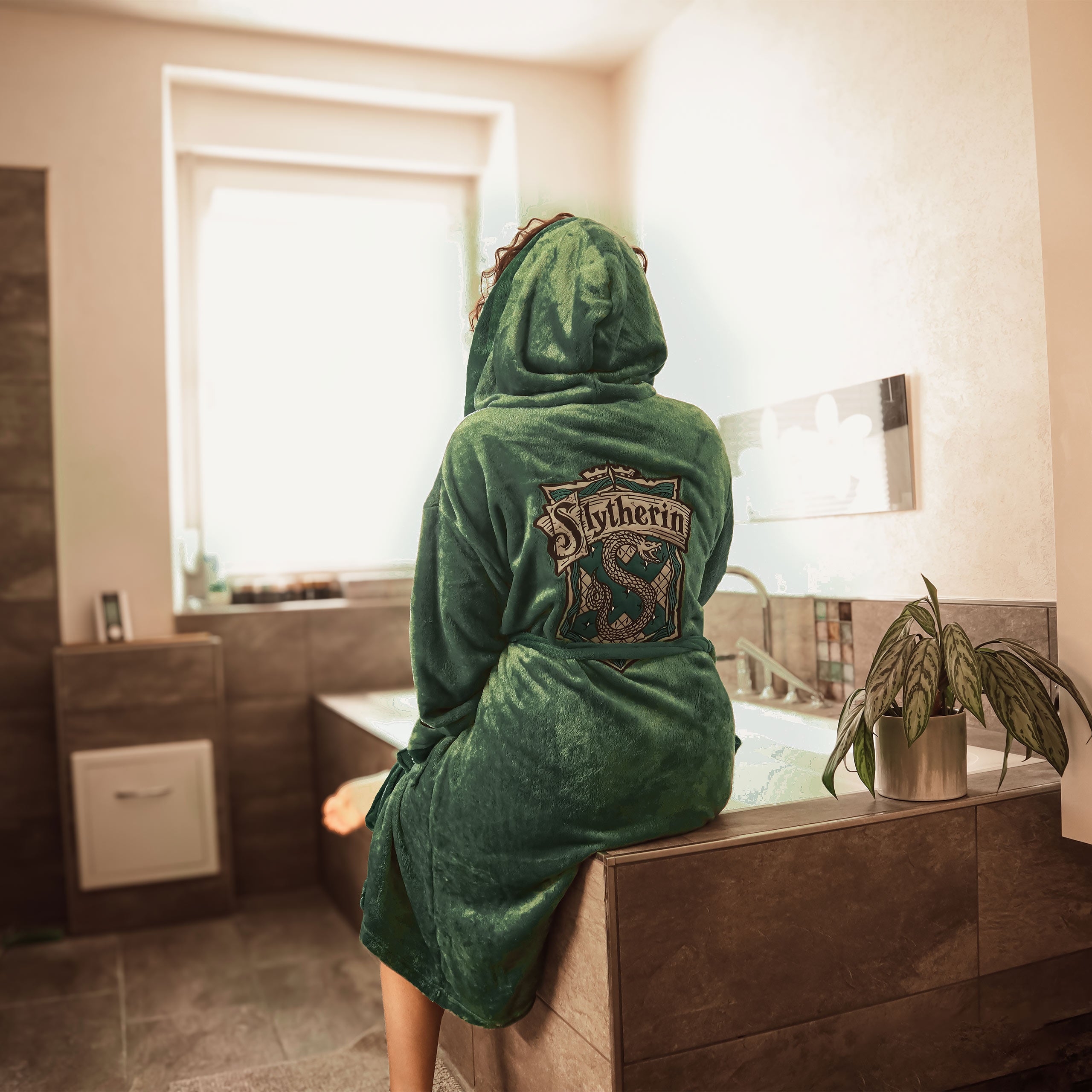 Imagen del producto Harry Potter - Bata de baño con escudo de Slytherin verde