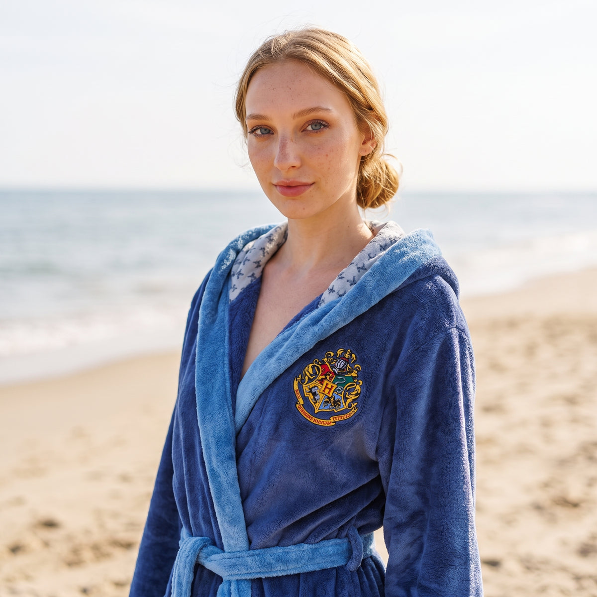 Imagen del producto Harry Potter - Bata de baño con escudo de Ravenclaw azul