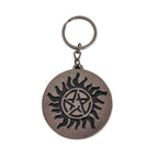 Imagen del producto Supernatural - Llavero con símbolo de anti posesión
