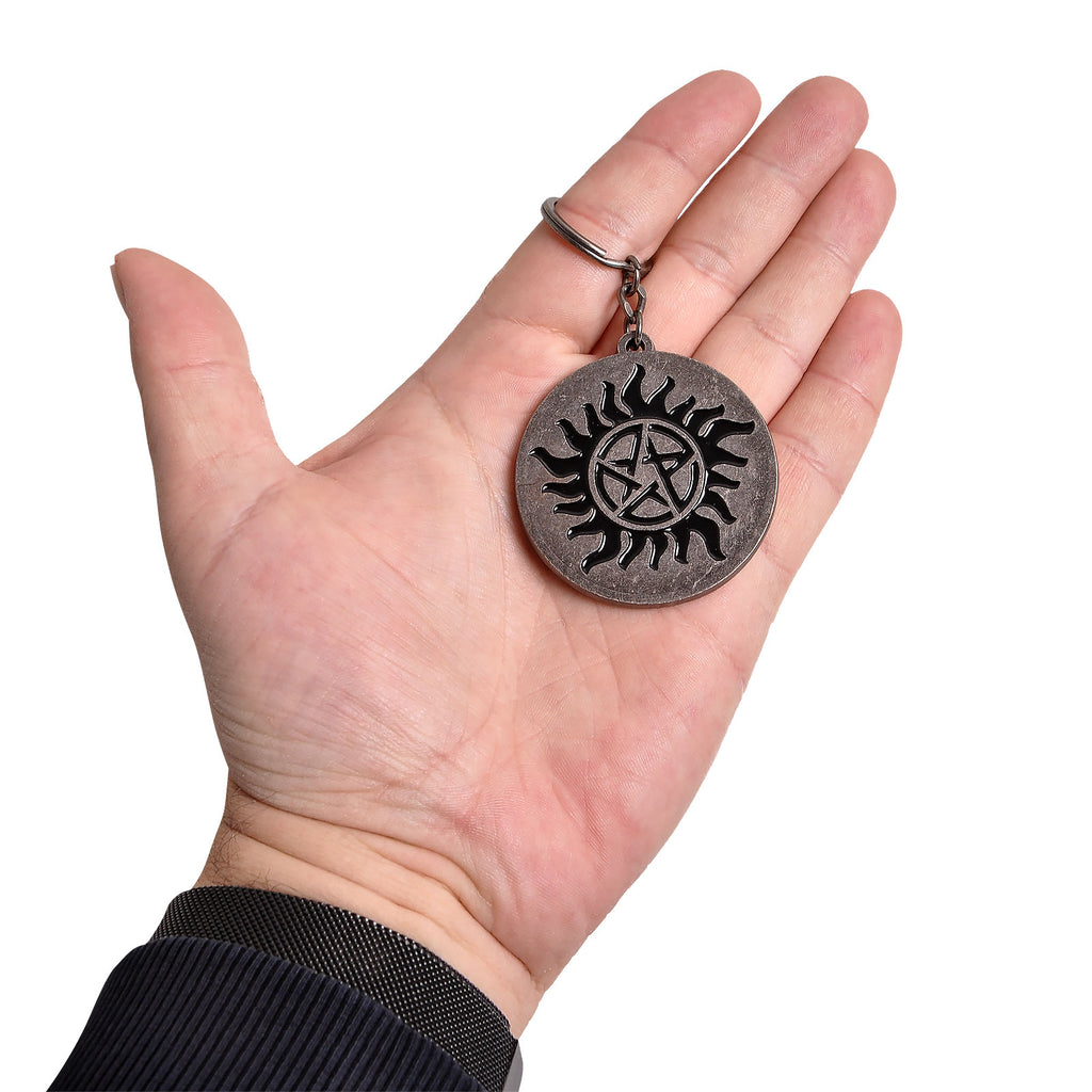 Imagen del producto Supernatural - Llavero con símbolo de anti posesión