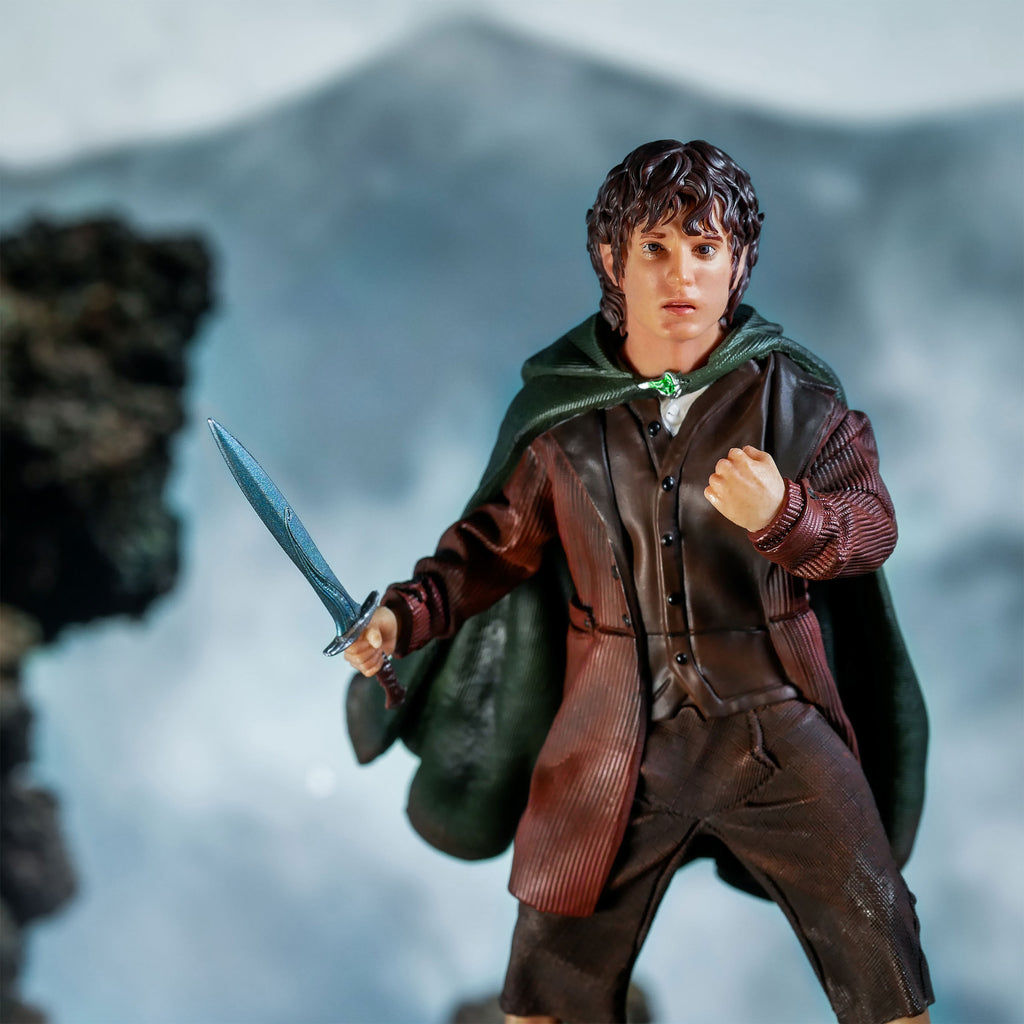 Product image The Lord of the Rings - Frodo BDS Art Scale Deluxe Statue 14 cm