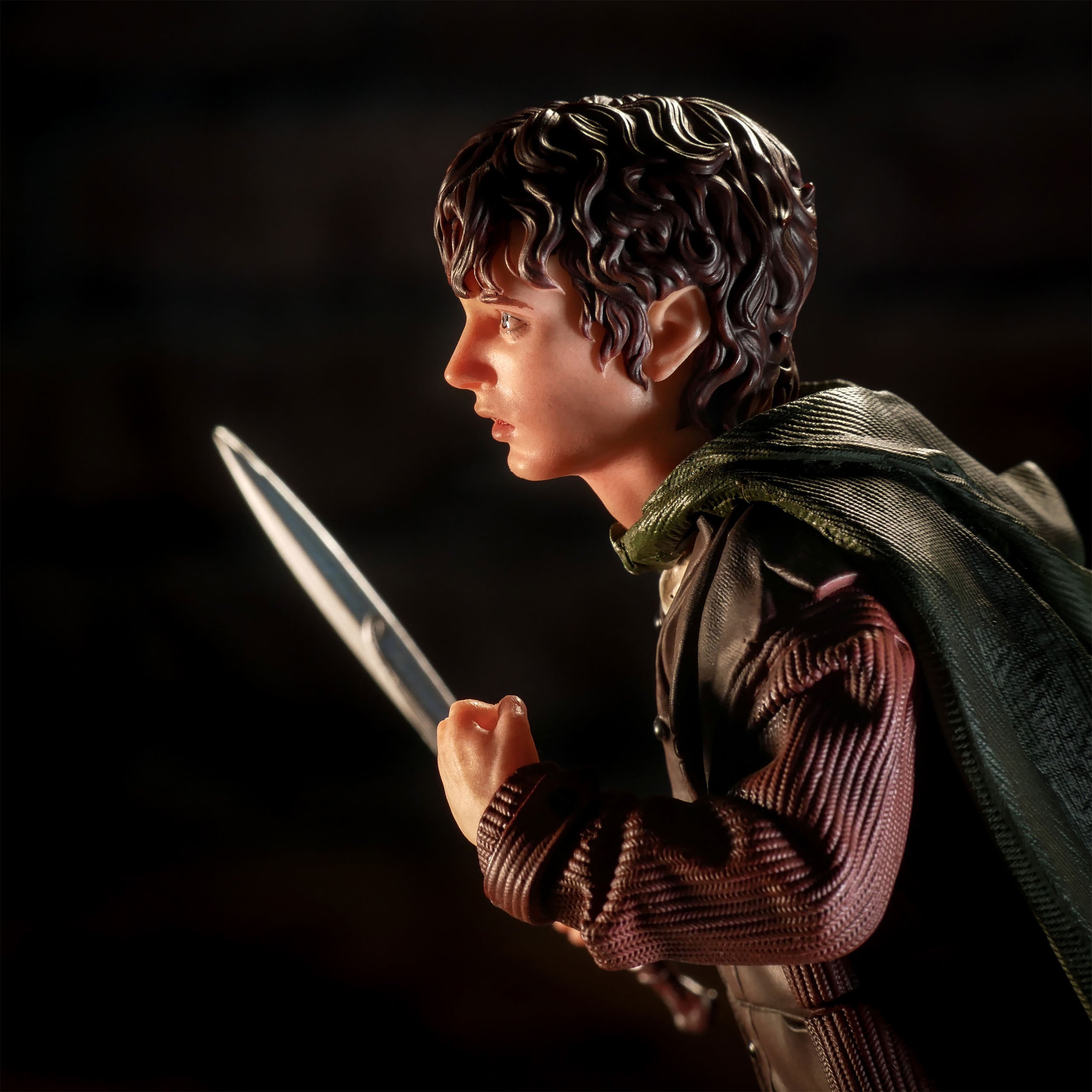 Product image The Lord of the Rings - Frodo BDS Art Scale Deluxe Statue 14 cm