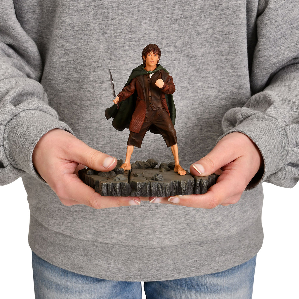 Product image The Lord of the Rings - Frodo BDS Art Scale Deluxe Statue 14 cm