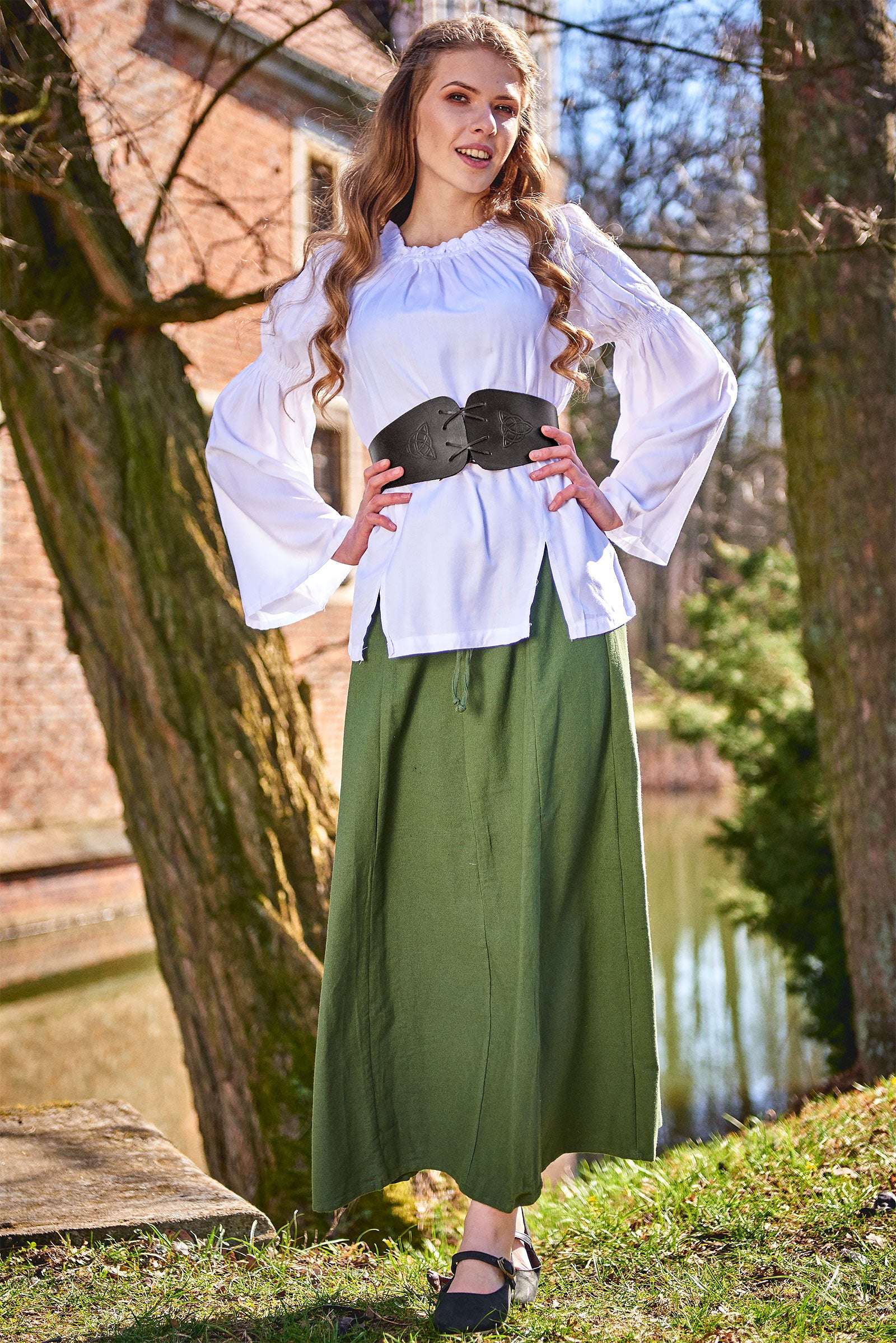 Imagen del producto Cinturón medieval Alana con estampado celta negro