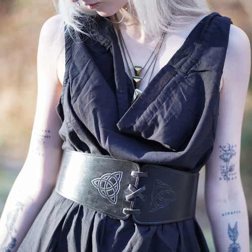 Imagen del producto Cinturón medieval Alana con estampado celta negro