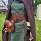 Imagen del producto Cinturón corsé medieval Alana con grabado celta marrón