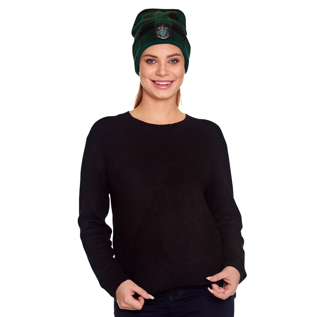Imagen del producto Harry Potter - Gorro de Cuadros con Escudo de Slytherin
