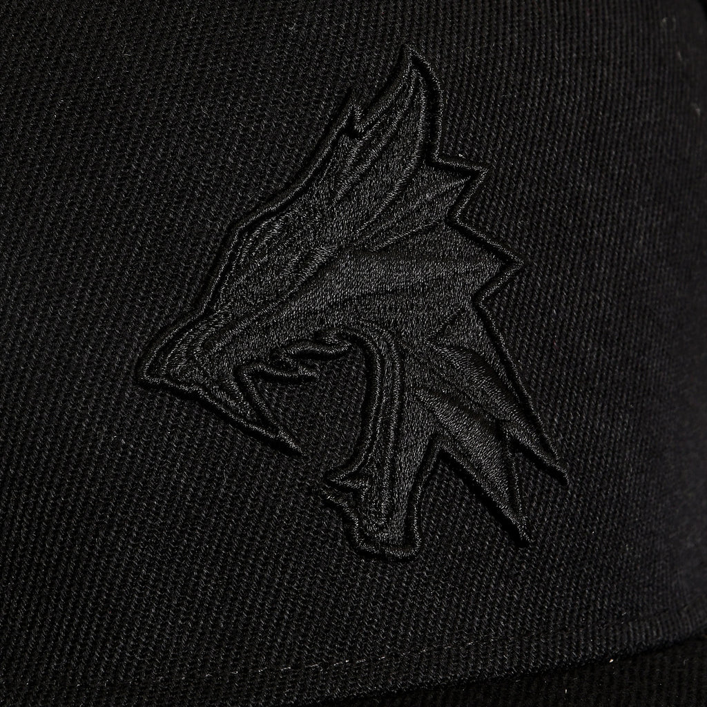 Product image Witcher - Wolf Silhouette Snapback Cap black