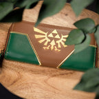 Imagen del producto Zelda - Billetera con logo de Hyrule verde-marrón