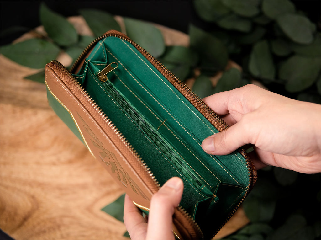 Imagen del producto Zelda - Billetera con logo de Hyrule verde-marrón