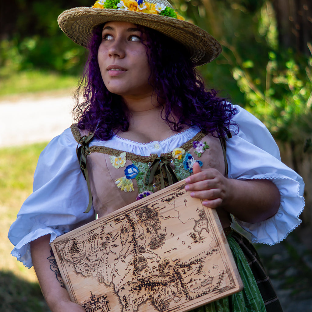 Imagen del producto Señor de los Anillos - Tabla de cortar de madera de haya con mapa de la Tierra Media