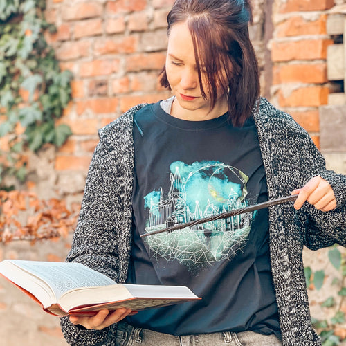 Imagen del producto Harry Potter - Camiseta negra con boceto de Hogwarts en la noche