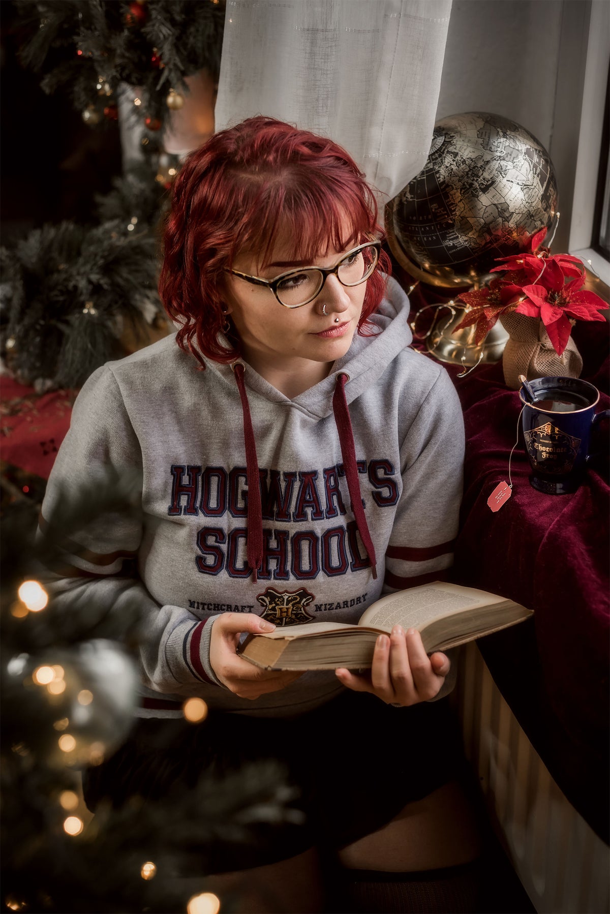 Imagen del producto Harry Potter - Sudadera con capucha de la Escuela Hogwarts gris