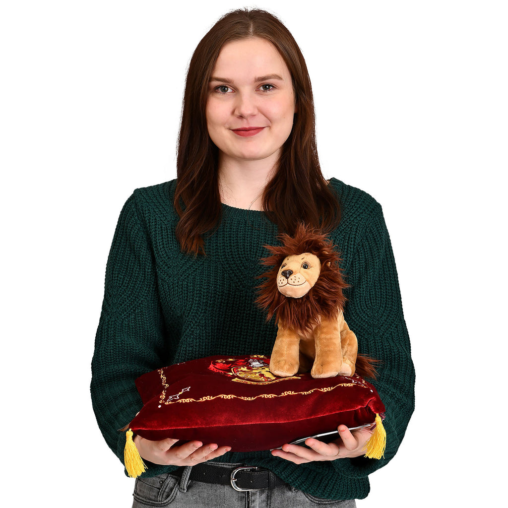 Imagen del producto Harry Potter - Almohada con escudo de Gryffindor y figura de peluche
