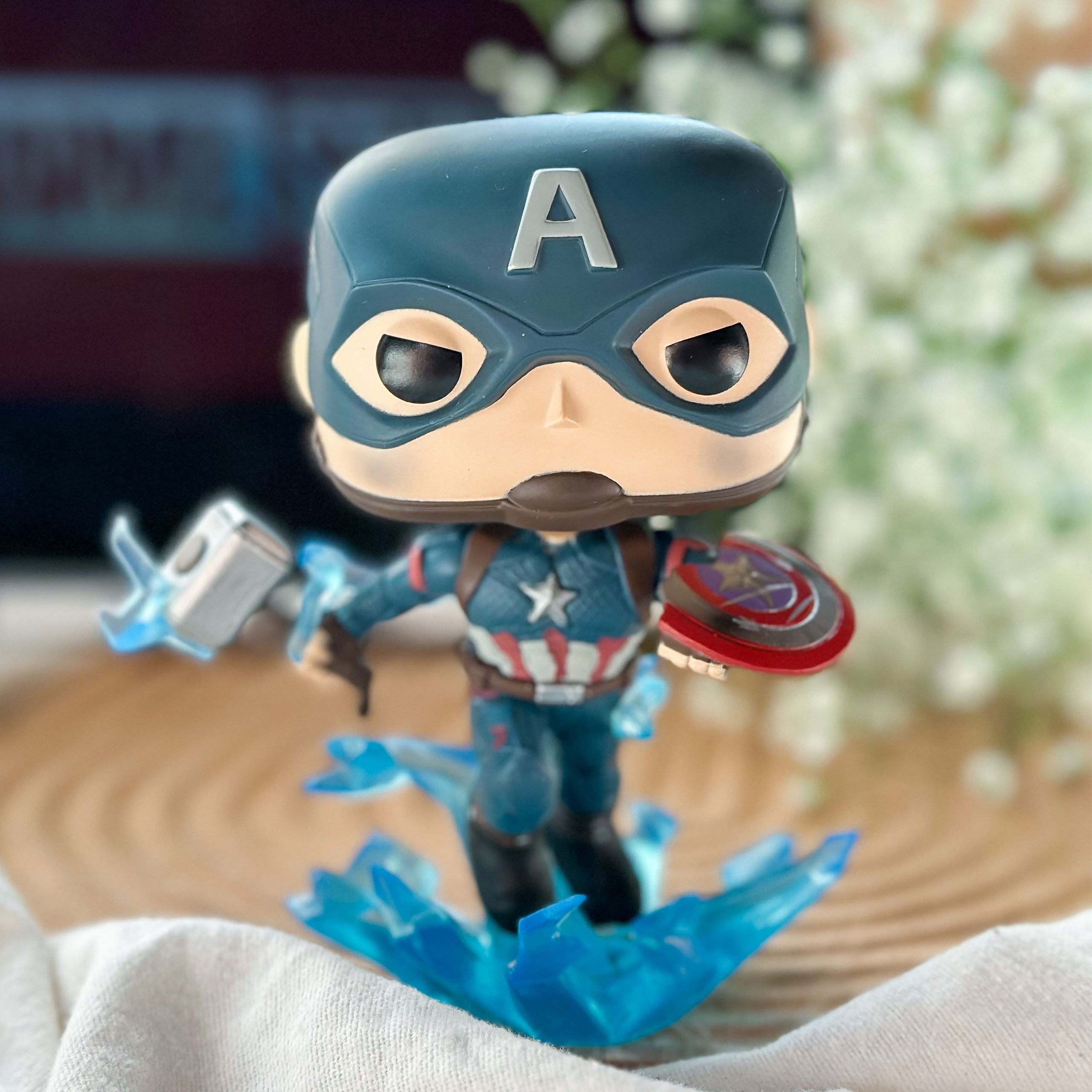 Imagen del producto Avengers - Figura de cabeza oscilante Funko Pop de Captain America Mjölnir & Broken Shield Endgame