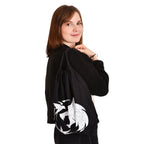 Imagen del producto Bolsa de deporte con emblema de lobo para fans de Witcher negro