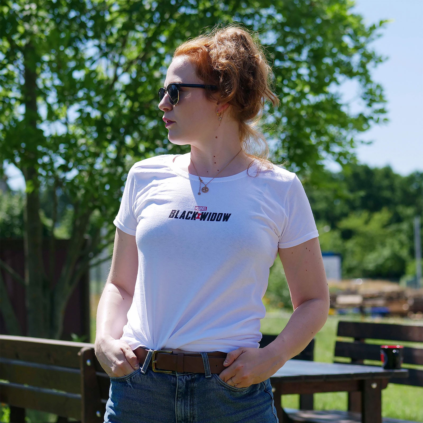 Imagen del producto Black Widow - Camiseta grande para mujer en blanco