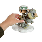 Imagen del producto Star Wars - Luke en Tauntaun Figura Funko Pop con cabeza oscilante 18 cm