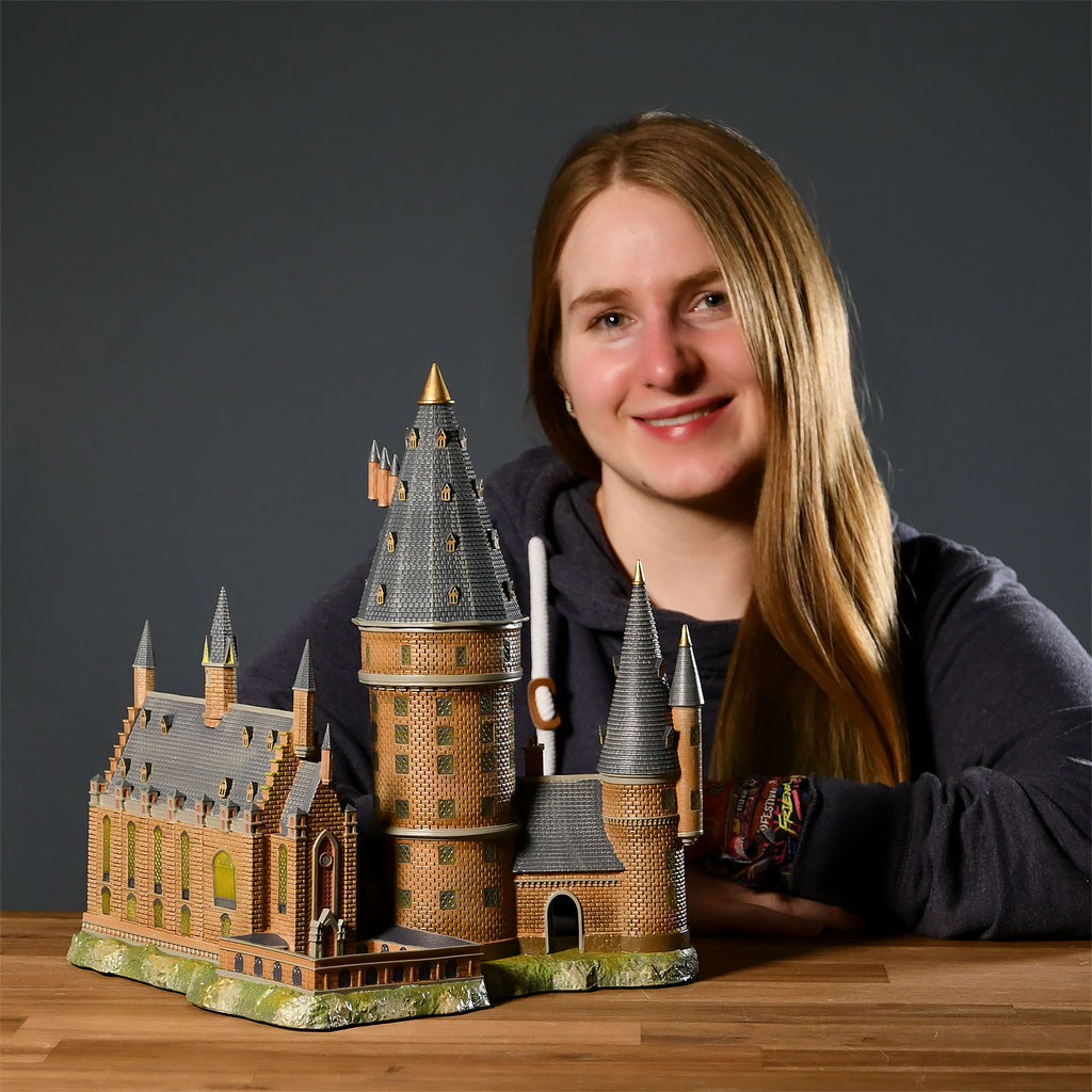 Imagen del producto Réplica en miniatura de la Gran Sala de Hogwarts con Torre Principal iluminada - Harry Potter