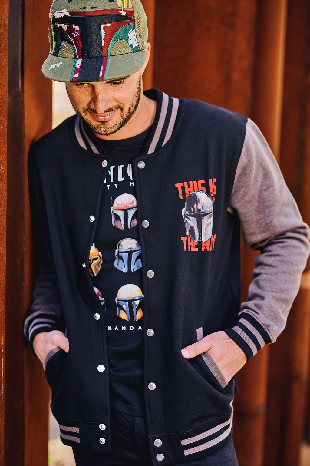 Imagen del producto Star Wars - Camiseta negra de cascos Mandalorianos