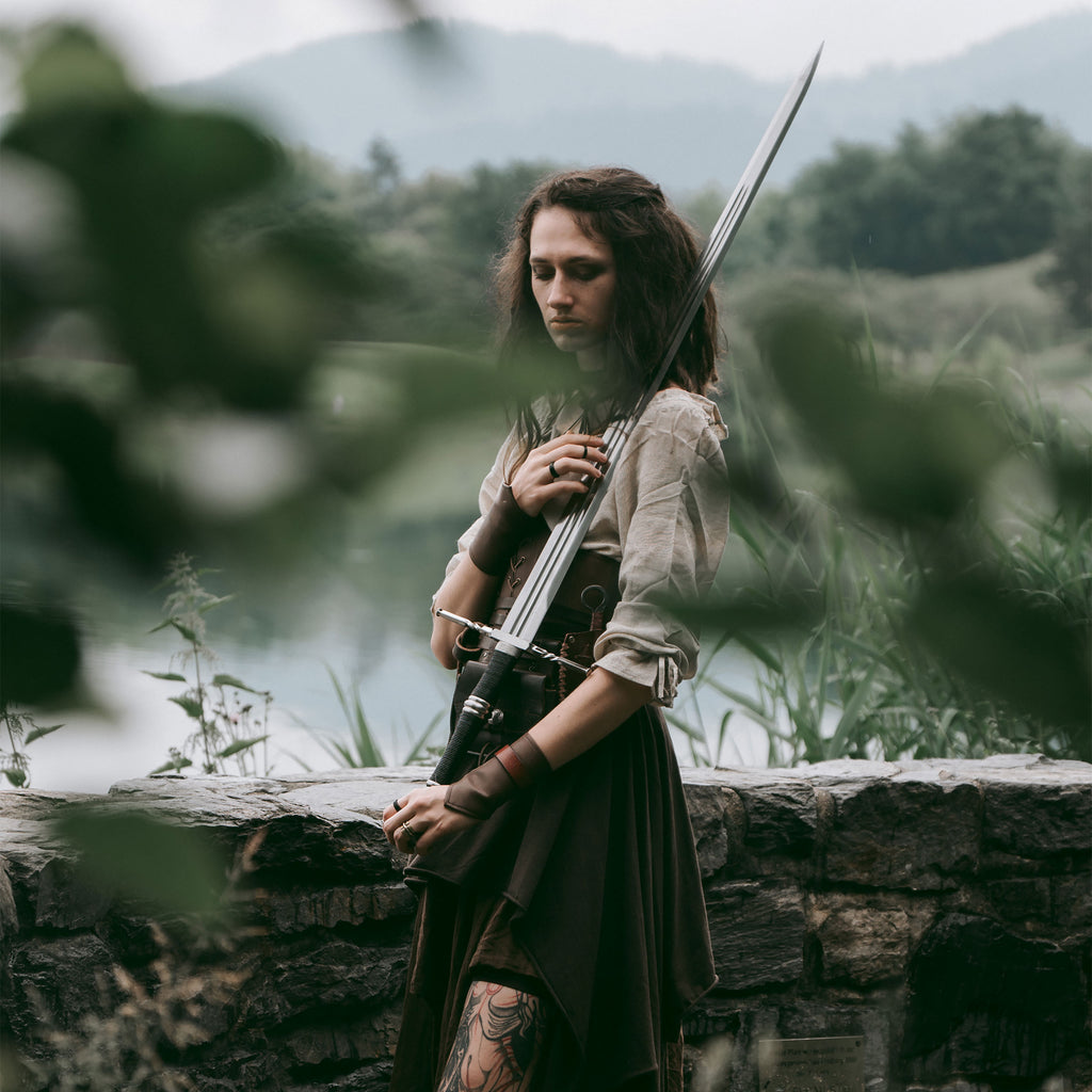Imagen del producto Réplica de la espada de acero de Geralt de Rivia con vaina para fans de Witcher
