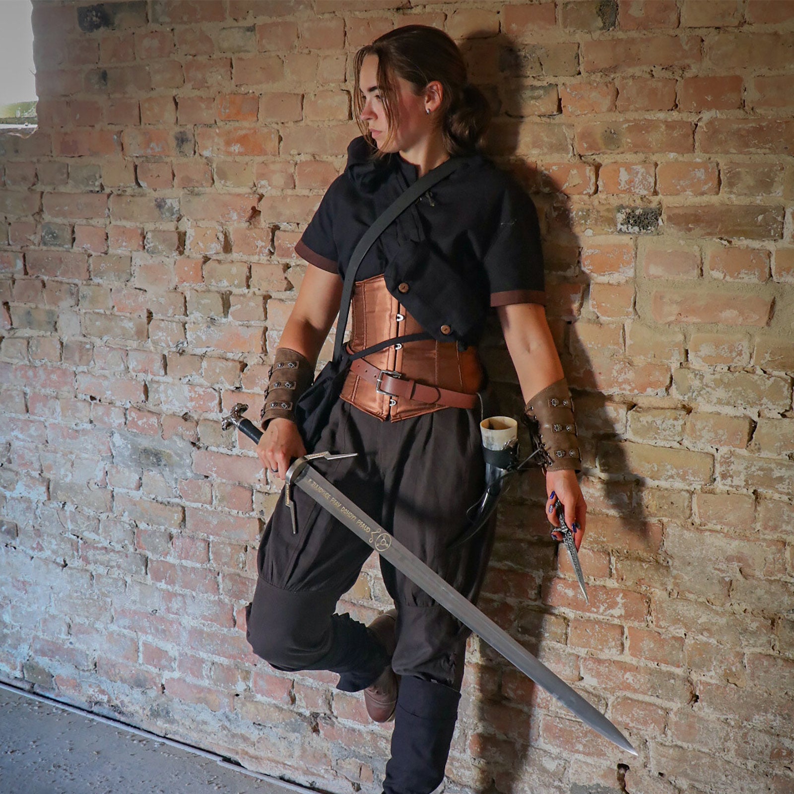 Imagen del producto Réplica de la Espada de Plata de Geralt de Rivia con funda para fans de Witcher