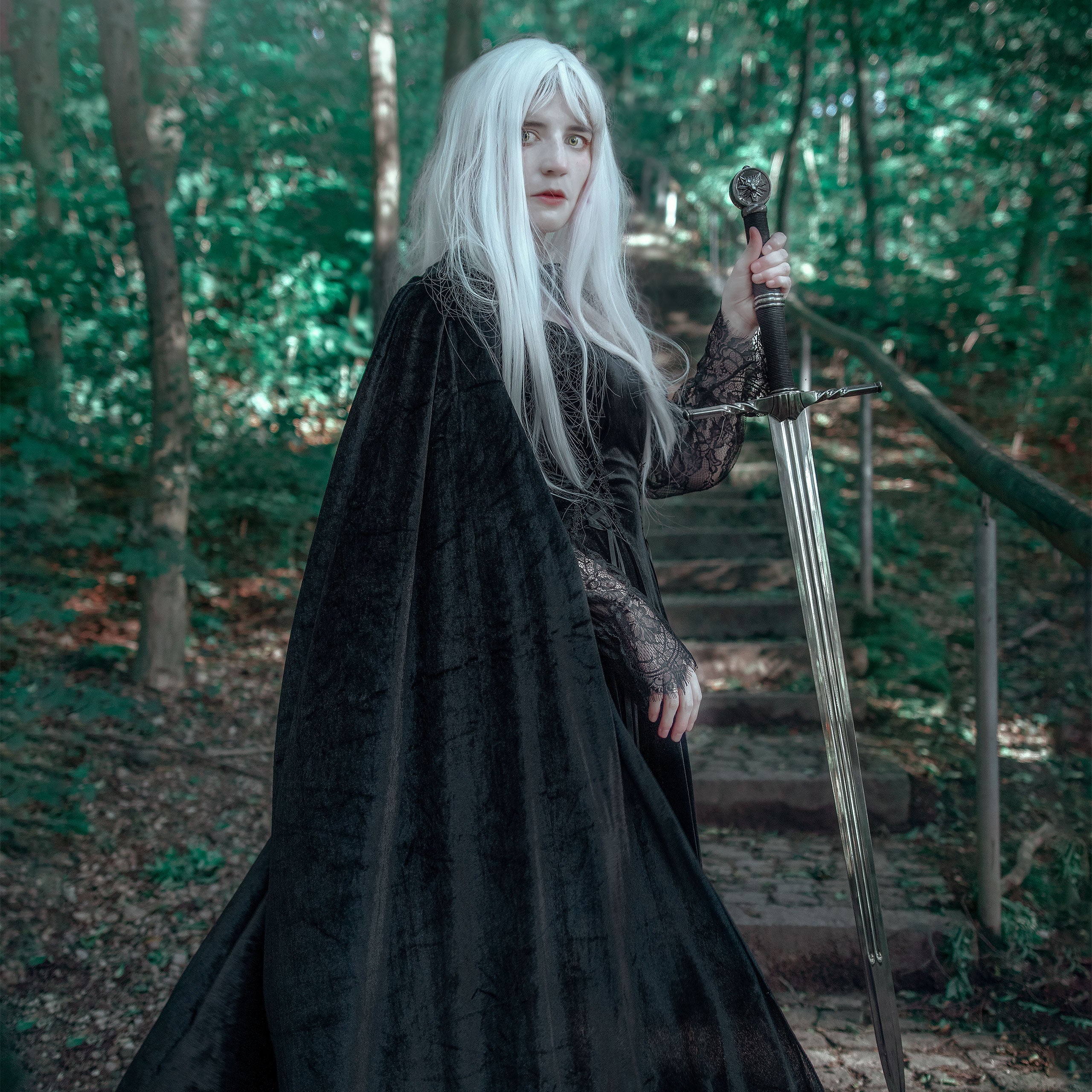 Imagen del producto Réplica de la espada de dos manos de Geralt de Rivia con vaina para fans de Witcher