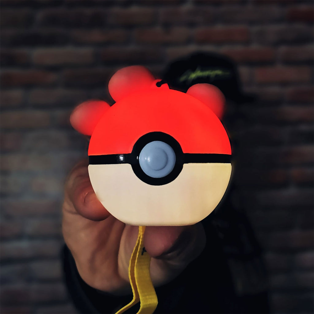 Imagen del producto Pokemon - Pokeball LED con correa para la mano